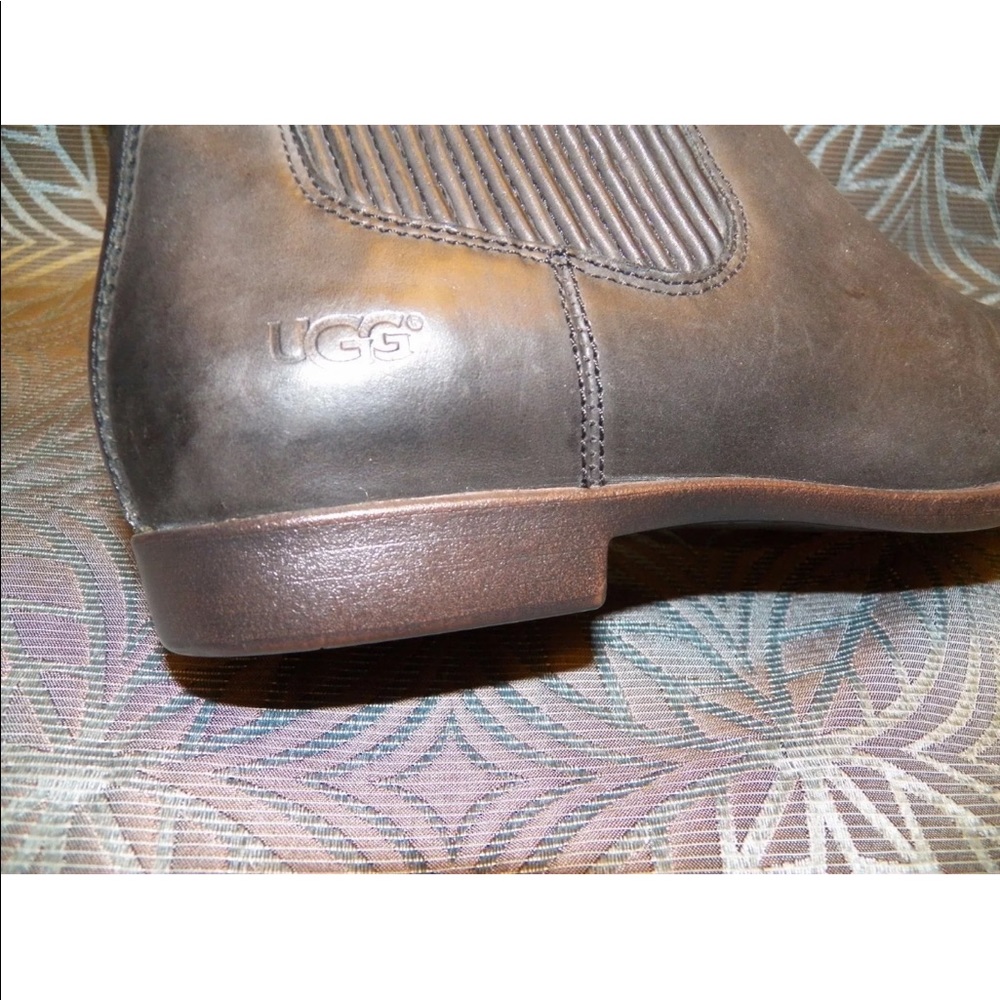 New Womens UGG JO Black Leather Short Ankle Boots - Picture 4 of 5